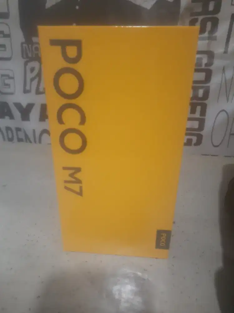 Hp xoaimi P0CO M7 RAM 8/256gb warna black batrai 7000 mah