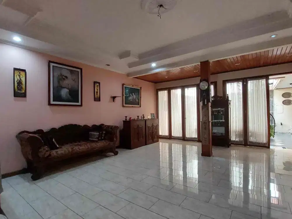 Jual Cepat

RUMAH KLASIK DI KOMP ELIT DAGO ASRI,SIAP HUNI HARGA SENSUAL