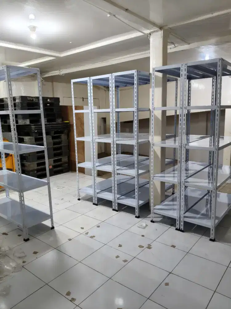 Rak besi siku lubang full besi