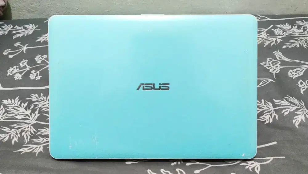 Asus Vivobook x441n slim Intel n3350 ram4 hdd500 batre awet siap pakai