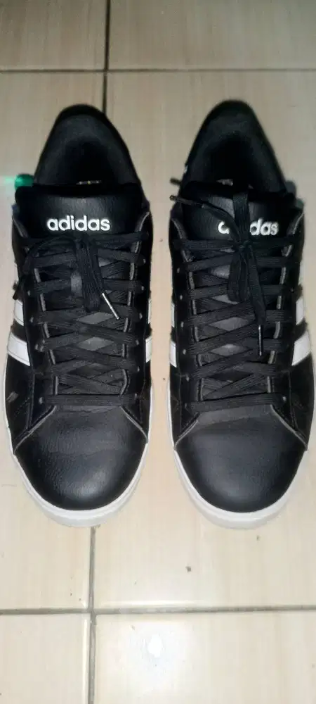 Sepatu adidas grand court