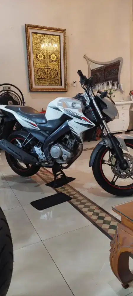 Di jual cepat motor vixion istimewa th 2014