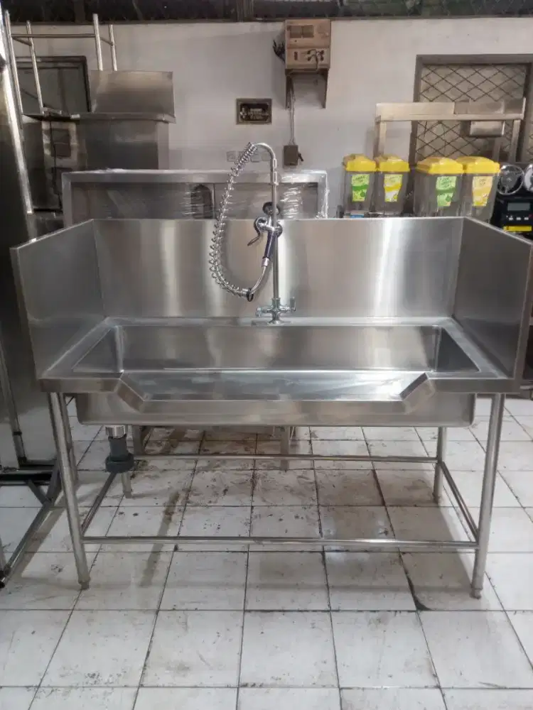 Sink jumbo+kran belalay uk 150x70x85 lubang 130x50x20
Harga : 3,8jt