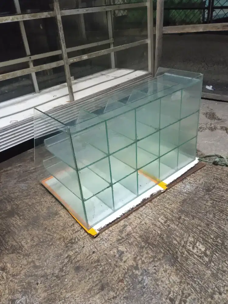 Rak kaca untuk wafer