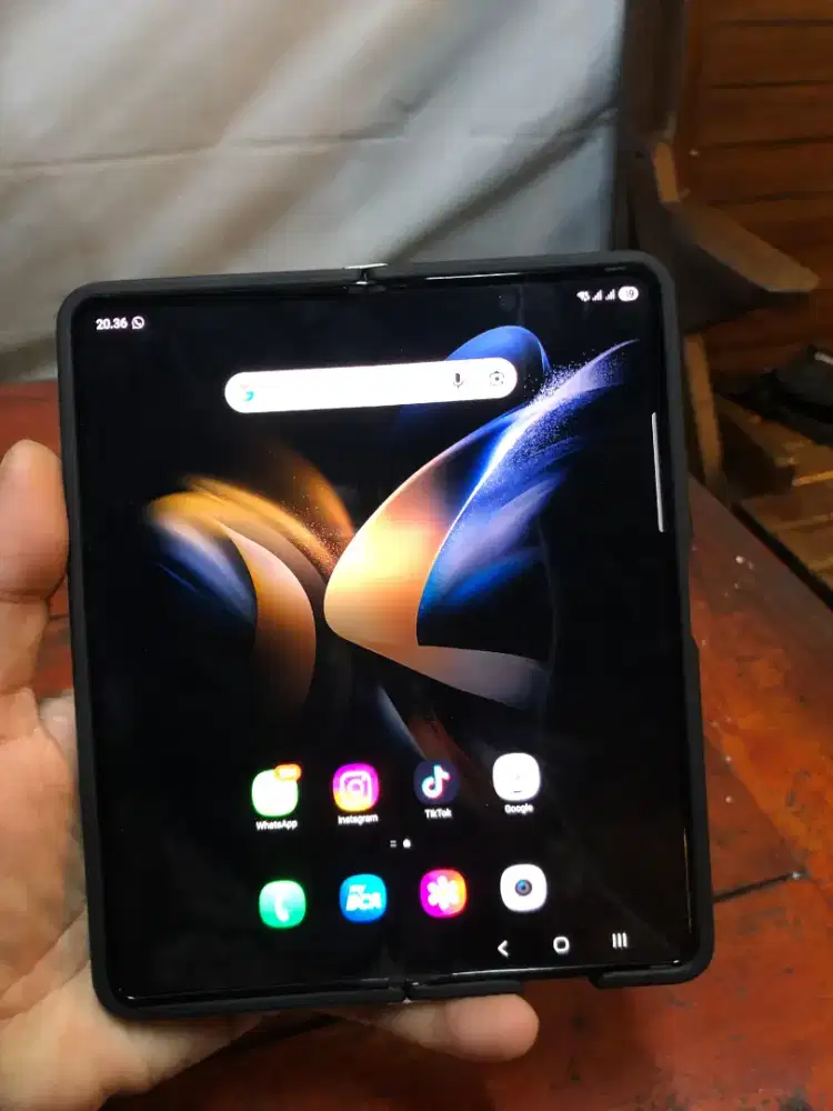 Samsung Zfold 4 12/246 Black mulus lenngkap no Minus