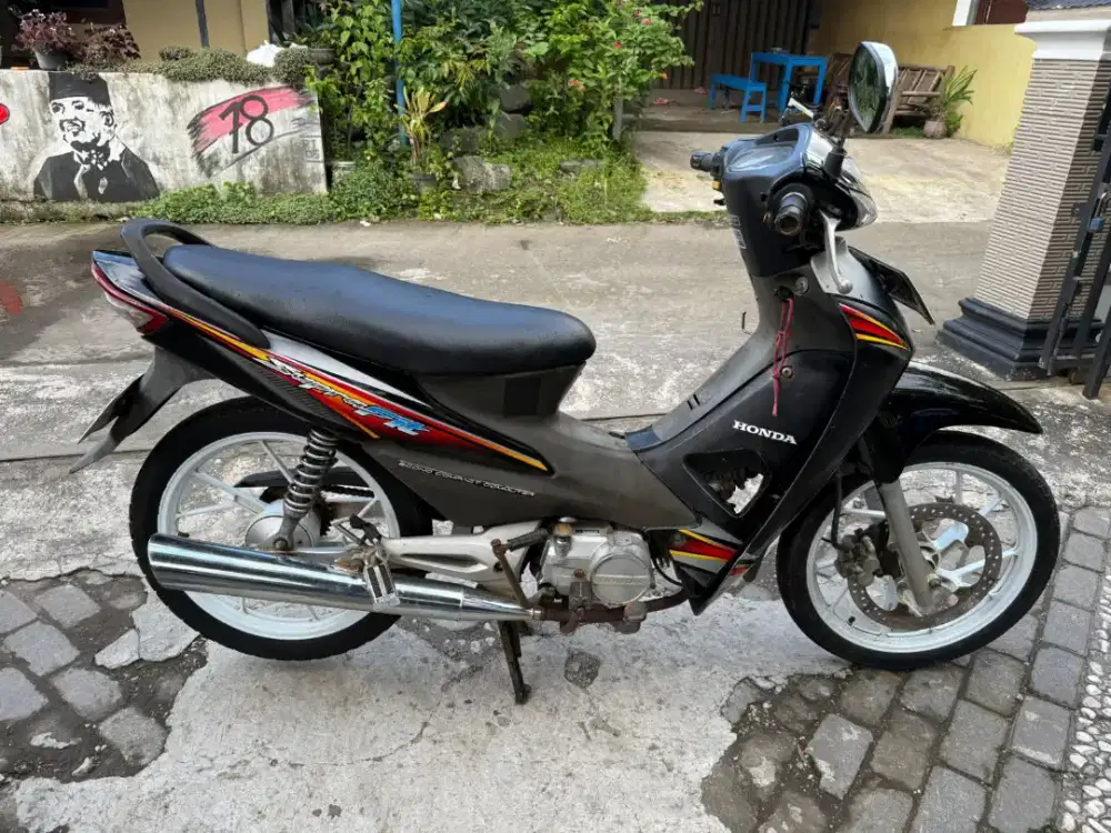 Honda Supra fit bagasi THN 2006 plat AB Wonosari