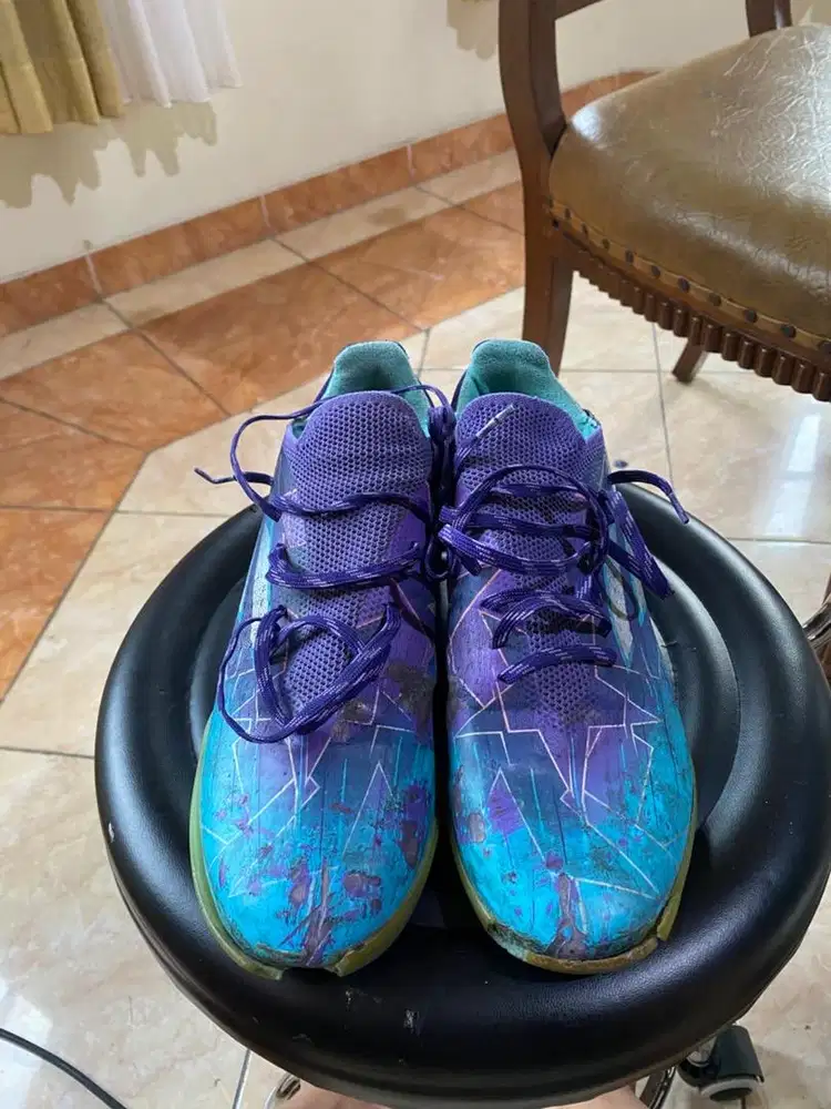 sepatu futsal adidas