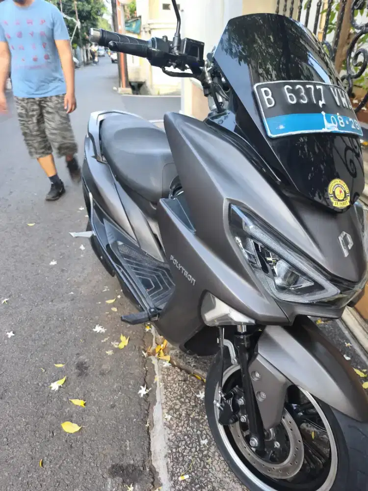 Jual polytron fox R abu2