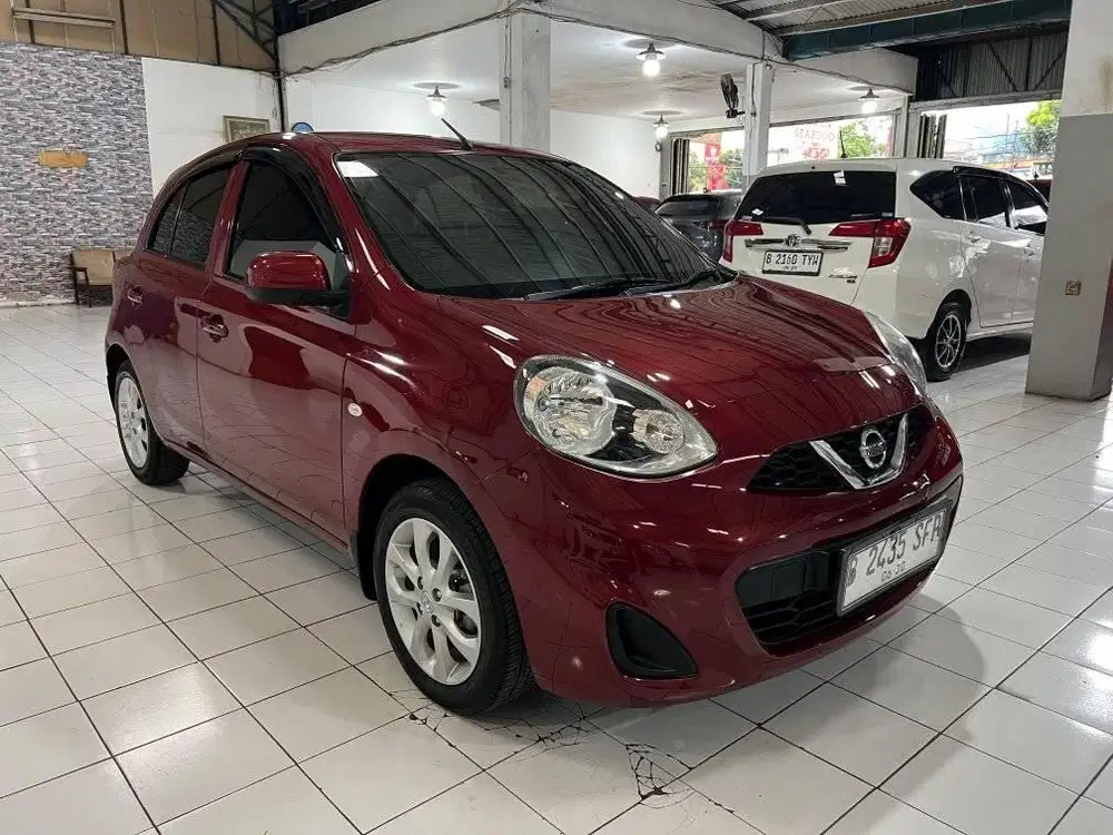 (KM 33 RB) Nissan MARCH 1.2 L  Facelift  AT 2015 Merah