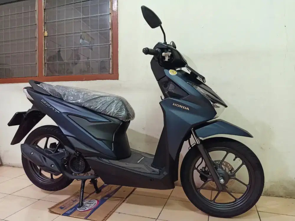 Honda BEAT DELUXE SMARTKEY 2025 BL 9( KM 700 PERAK ASLI / LIKE NEW)