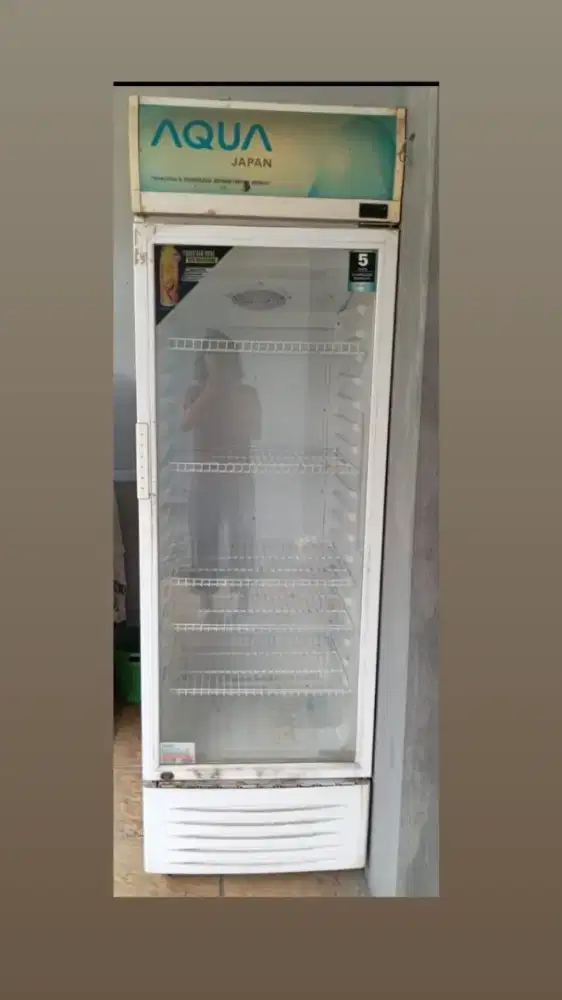 Kulkas showcase Aqua 6 rak