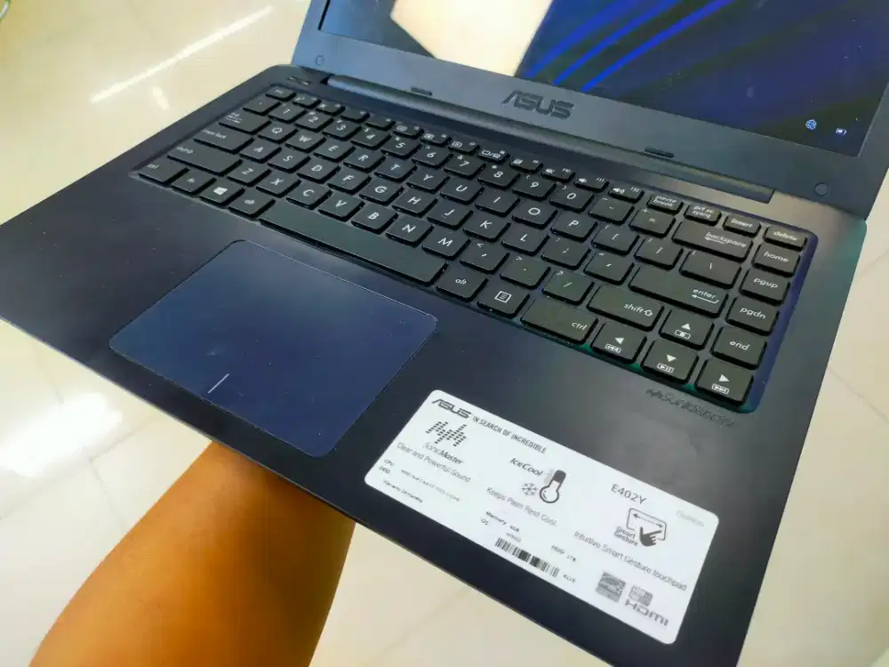 Dijual laptop Asus E402Y ram 4GB SSD 128GB slim mulus siap pakai