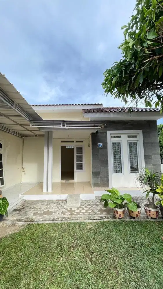 DIKONTRAKAN RUMAH BARU / Tahun