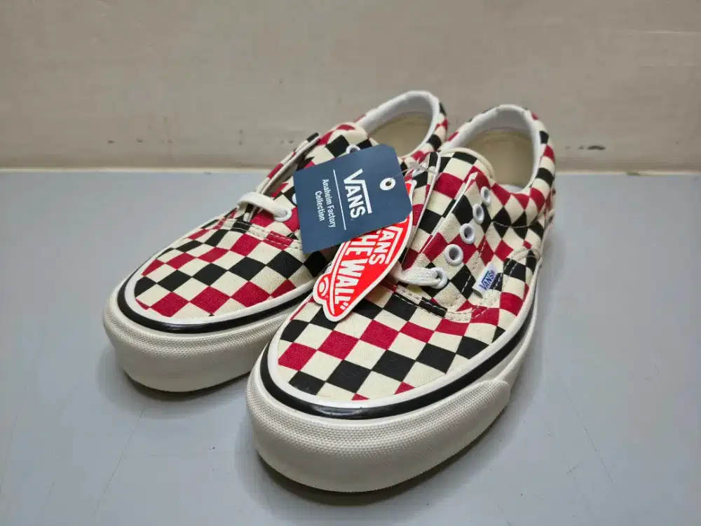 (BRAND NEW ORIGINAL) 
VANS ERA 95 DX - RED CHECK 
US M 8 / W 9.5