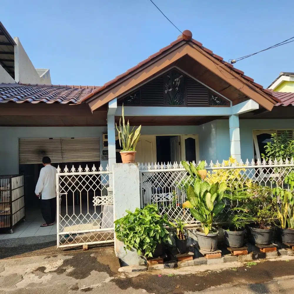 Rumah Terawat INKOPOL Jakasampurna LT 135/LB 100 3KT Bebas Banjir SHM