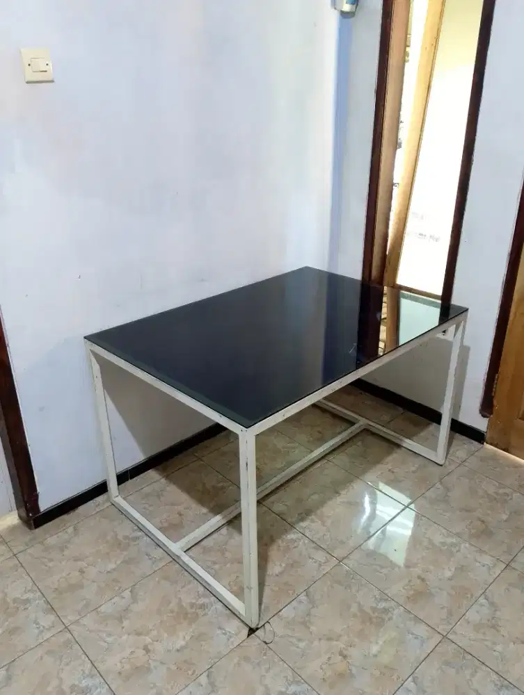 Meja Minimalis Jumbo plus Kaca