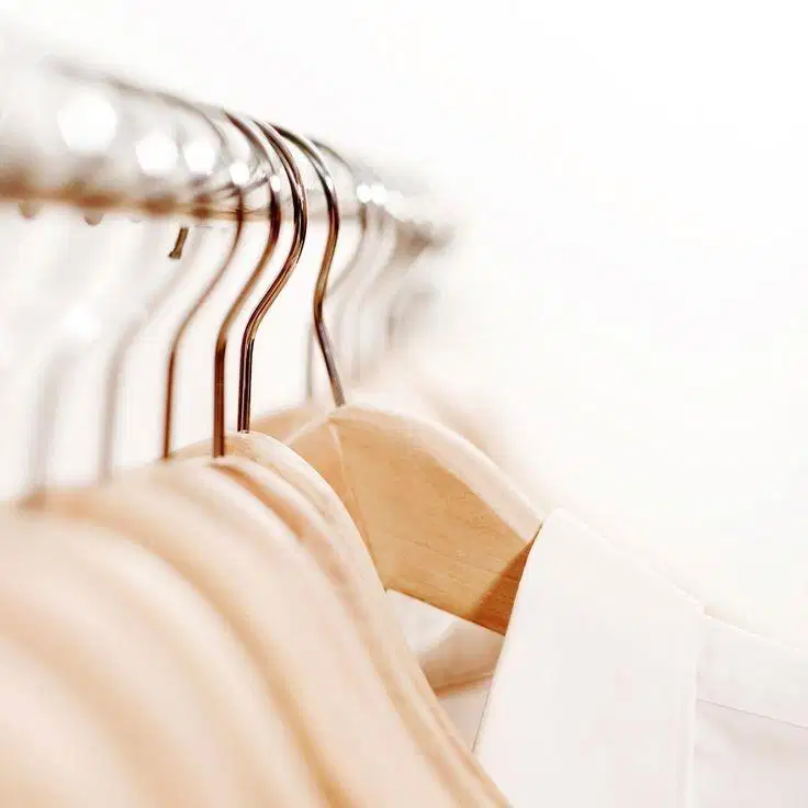 CARI HOST UNTUK LIVE