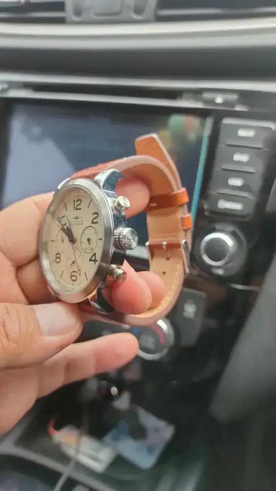 Jam tangan pria Tommy Hilfiger