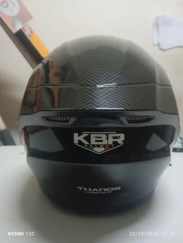 Helm kbr carbon