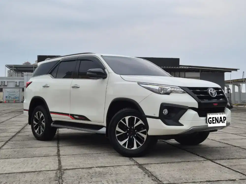 (DP 35jt) Fortuner VRZ TRD 2.4 AT 2019 Tgn1 Low Km Terawat Sekali