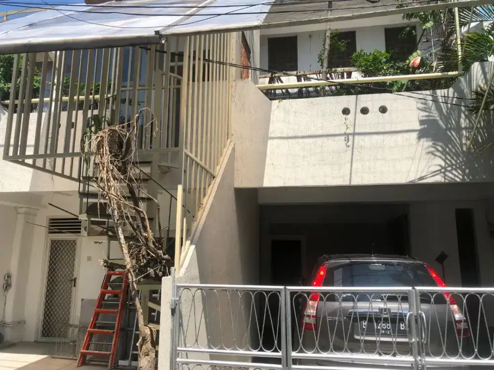 Rumah Modern di Kalibaru Timur V