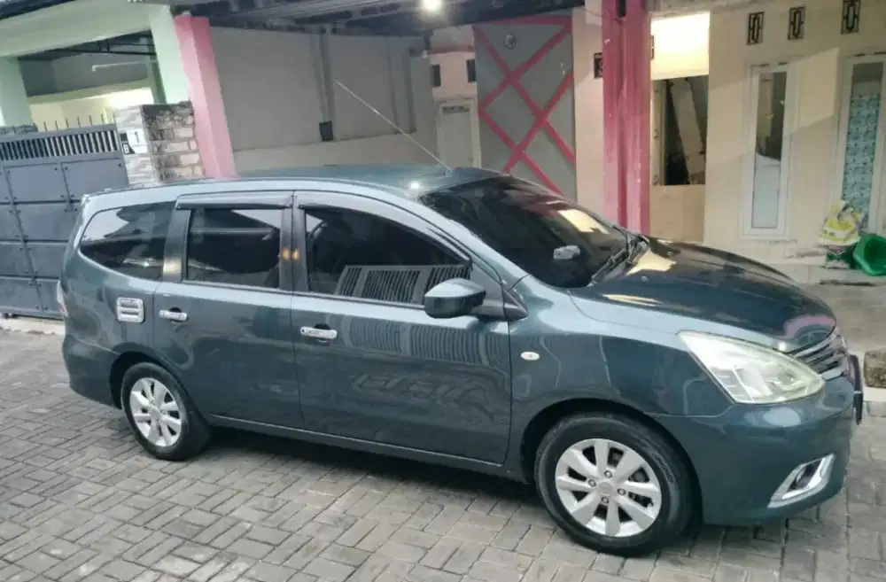 Grand Livina SV 2013 MT