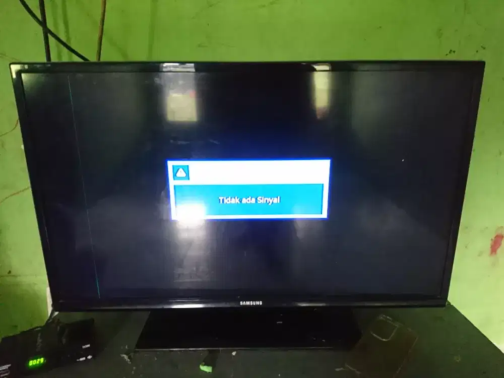 Samsung TV 32 inch minus