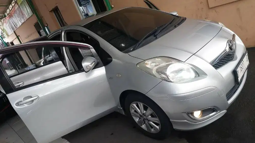 DP 12 JT Toyota Yaris 1.5 E Matic 2012 Mulus siap Pakai