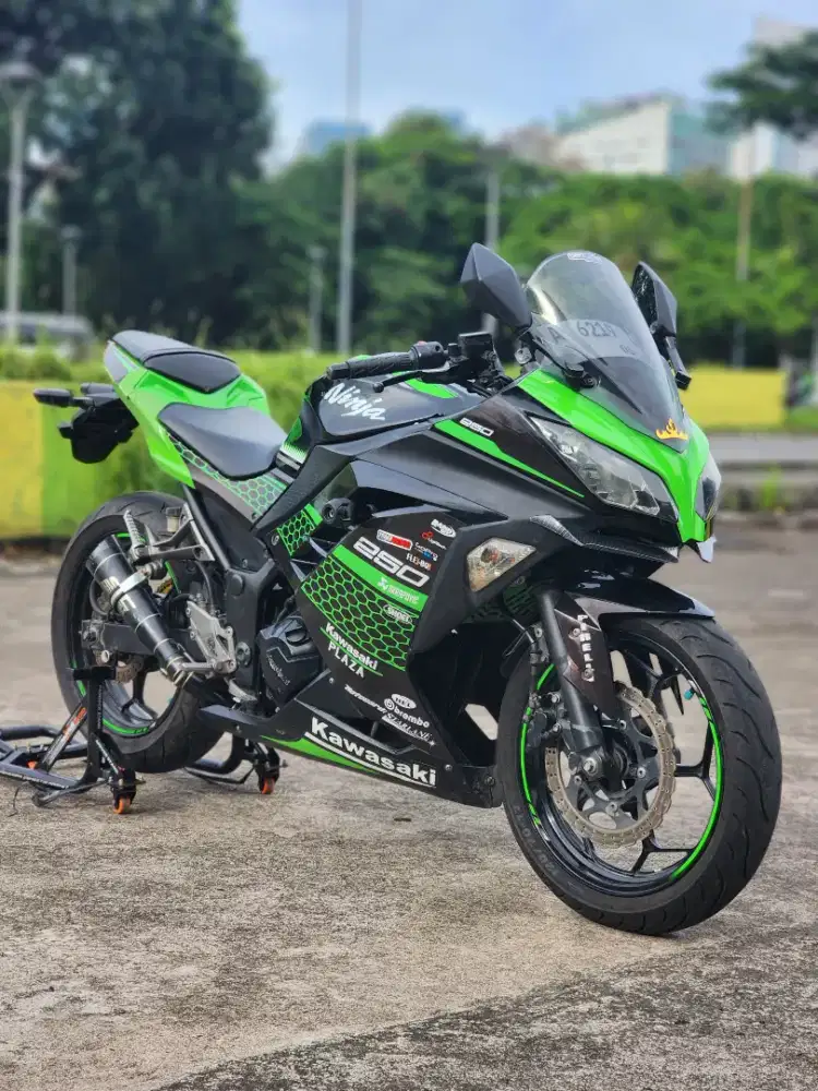 Kawasaki Ninja 250 FI SE KRT With SC