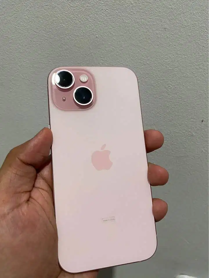 iPhone 15 128GB – Ex Erafone – Fullset Box Ori – Pemakaian Pribadi
