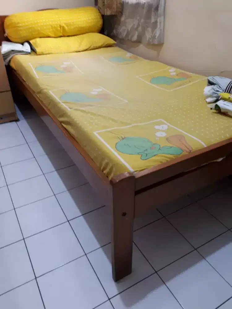 Jual Bu dipan+kasur mau pindahan rumah