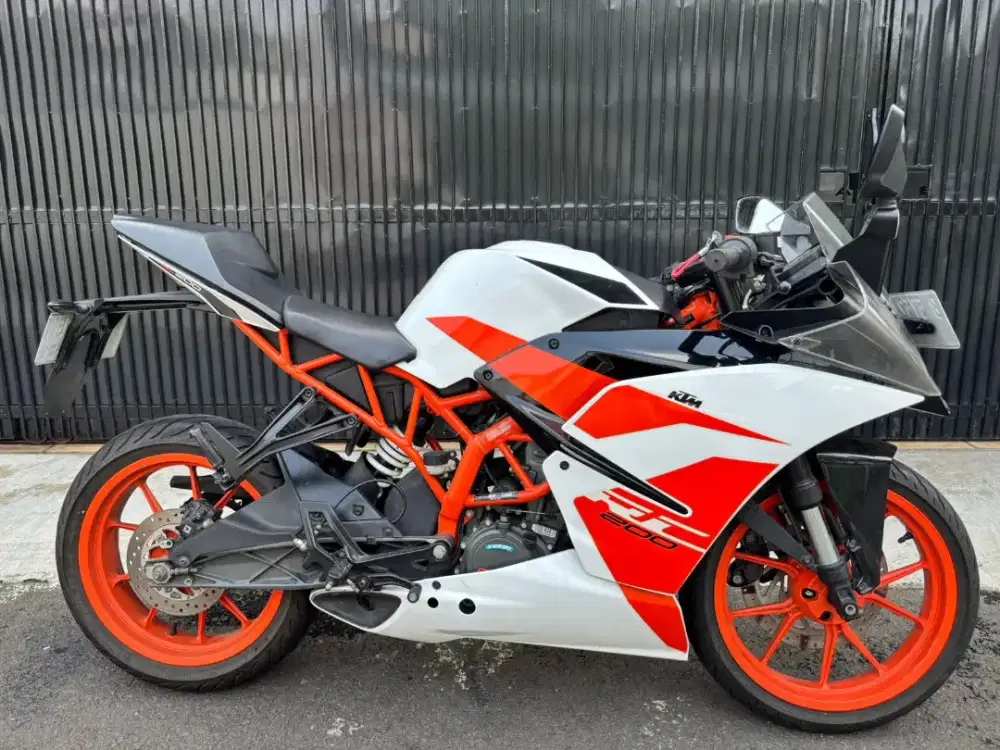 KTM RC 200 tahun 2018