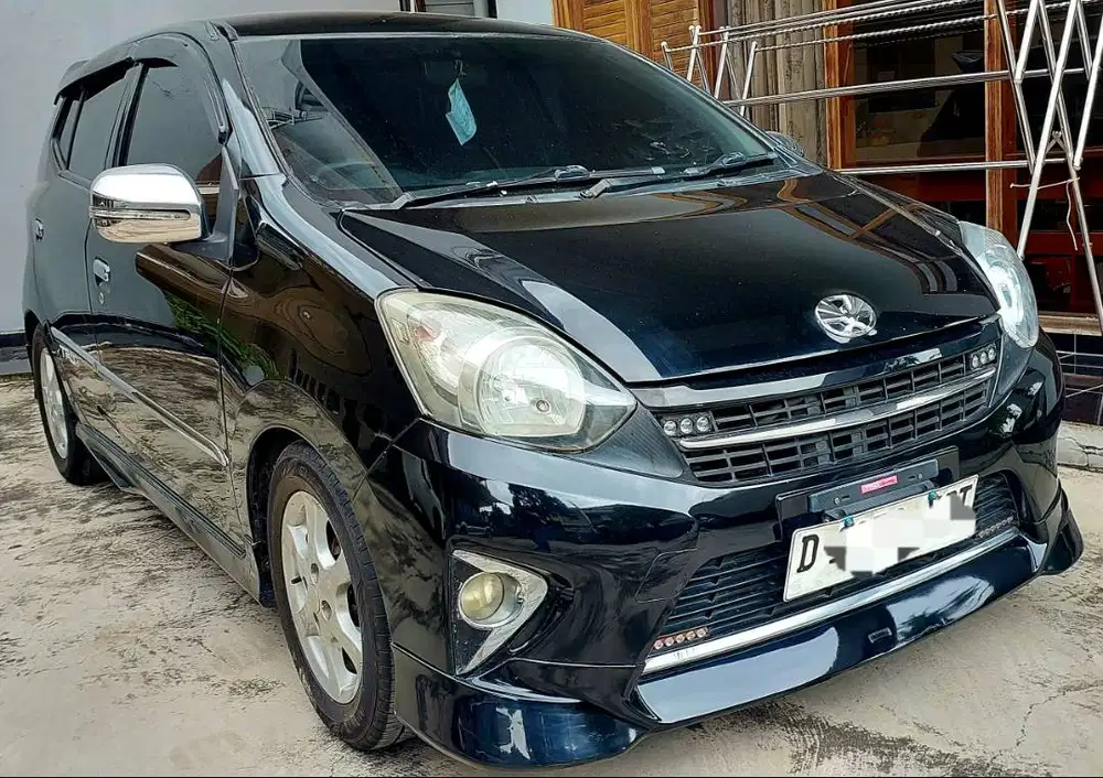 Agya S TRD SPORTIVO mt tertinggi 2015/2016 black pajak isi bs kredit