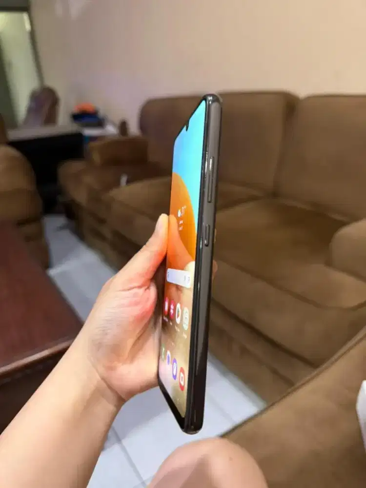 Samsung a 32 warna hitam