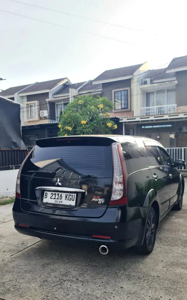 Mitsubishi Grandis 2008 Bensin