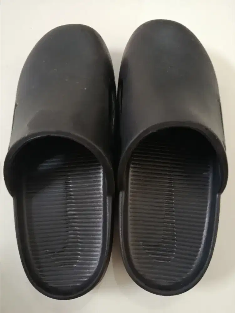 Sepatu sandal Nike Ori