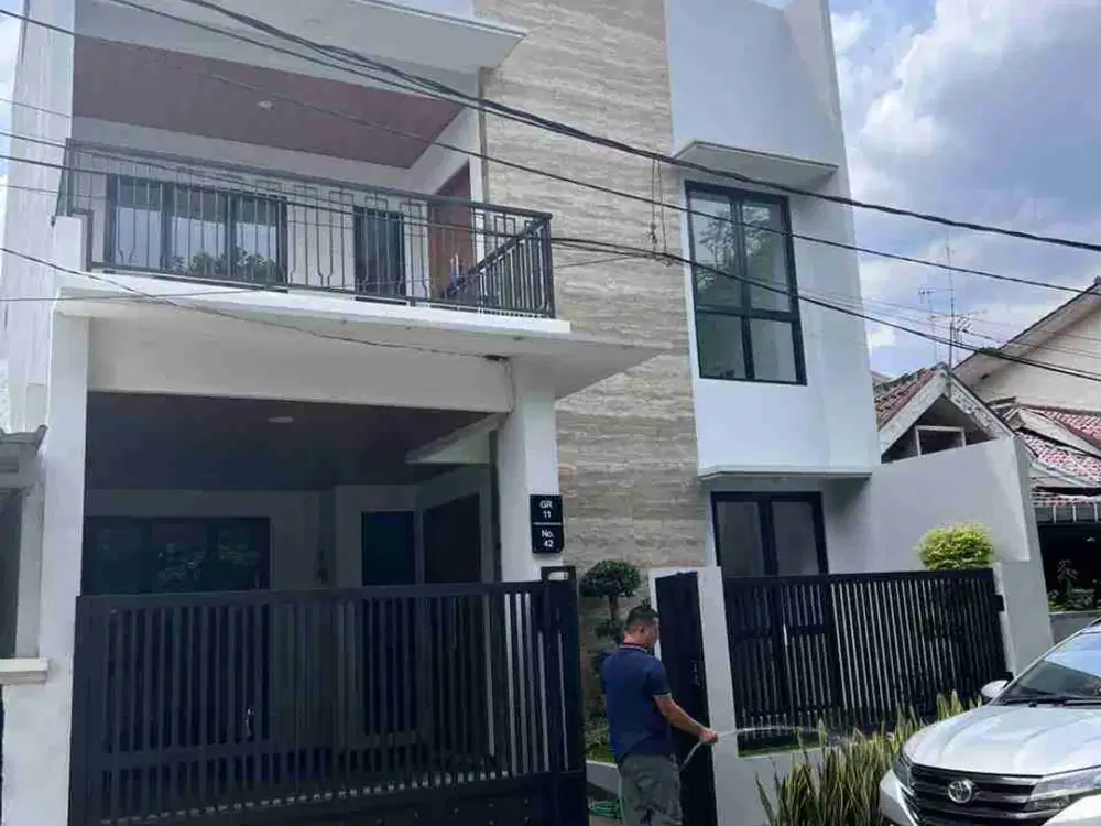 Dijual rumah baru siap huni graha bintaro 
Luas tanah 112m
Bangunan 220
Kt 4+1
Km 4+1
Garasi 1
Listrik 2200
Air jetpum
Shm
Harga 2.8M nego