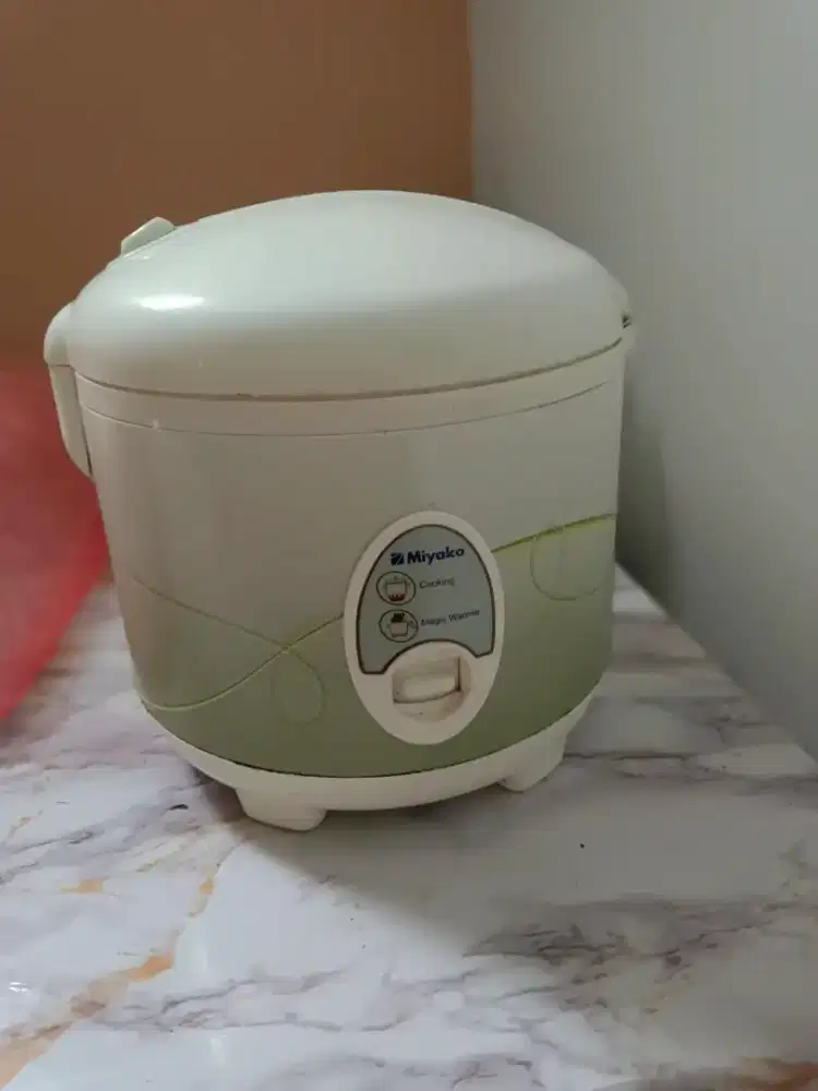 Magic com Miyako 1.8L fungsi normal