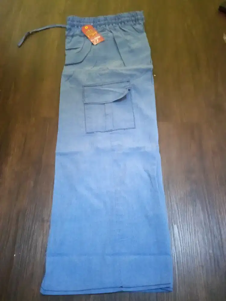 Celana panjang cargo