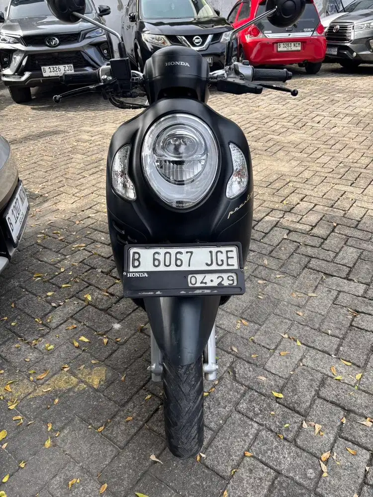 Jual Honda Scoopy black doff 2024 KM rendah