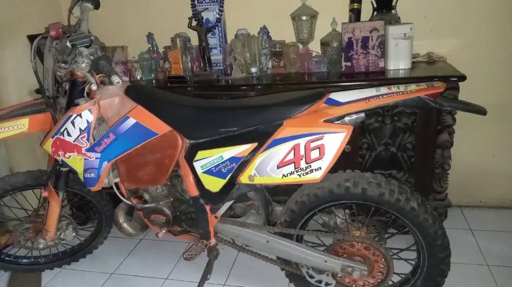 KTM SX-F   2 tak 250 cc tahun 2011