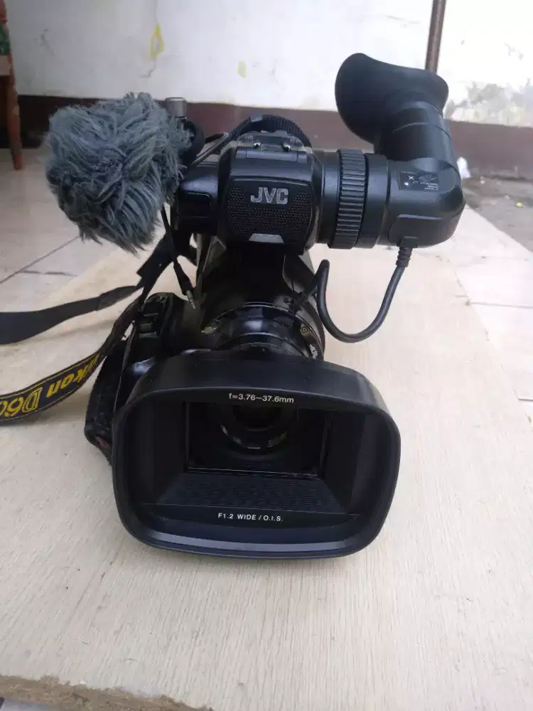 kamera video jvc  JY- HM70