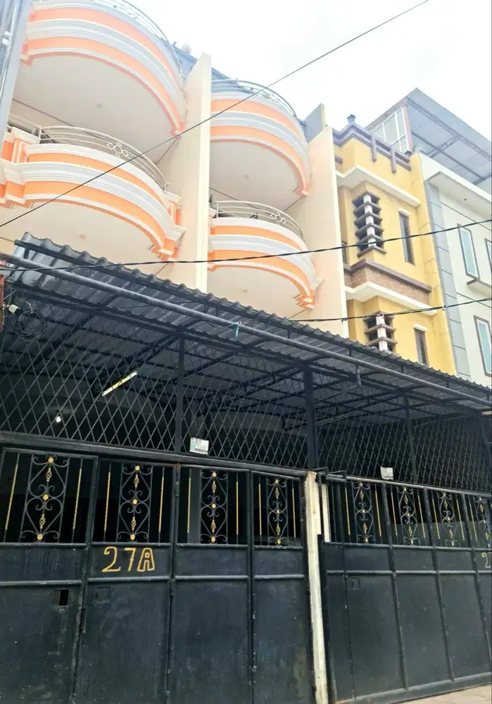 Disewakan Ruko Kembar (2 Ruko) cocok untuk usaha