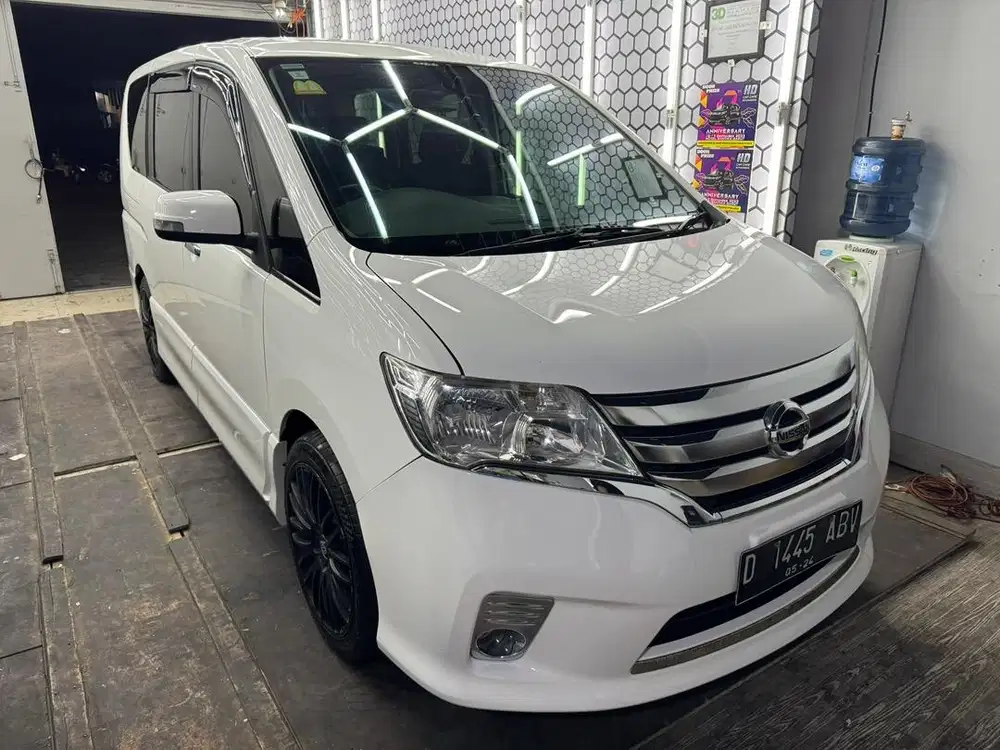 Nissan Serena HWS 2014