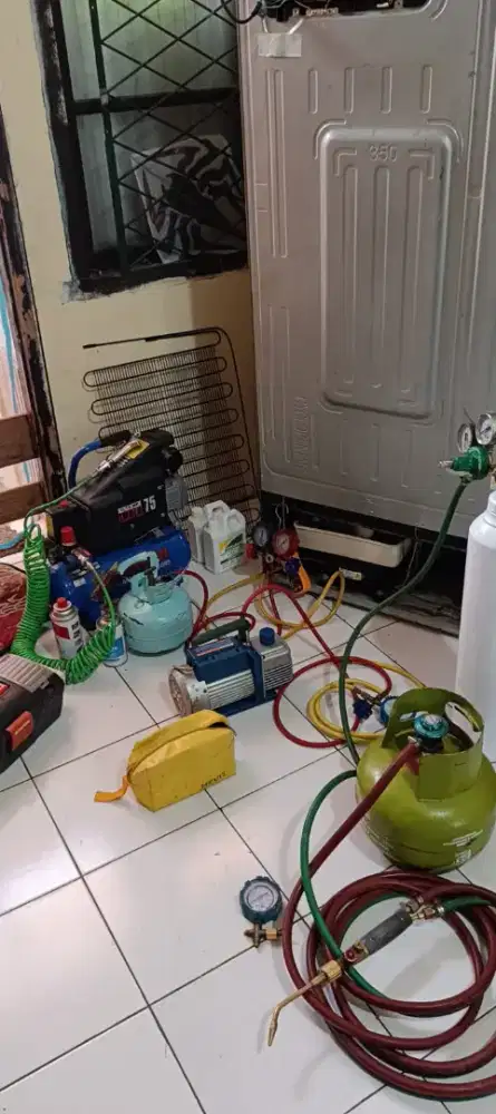 Servis kulkas panggilan, amanah bergaransi s/d 6 bulan.