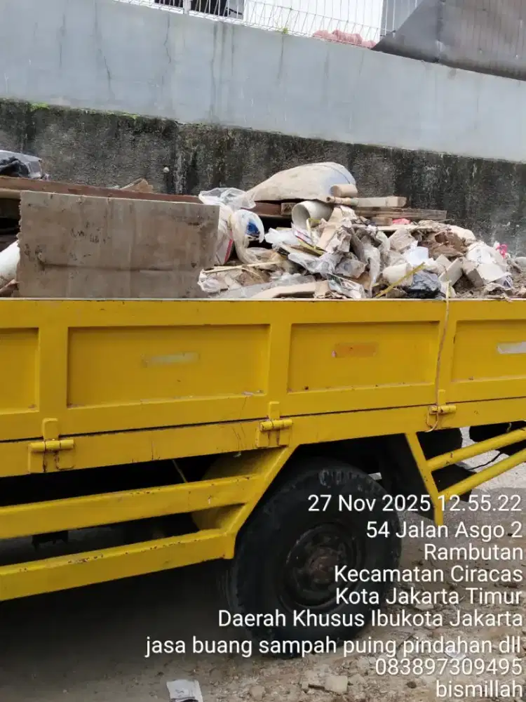 Jasa buang puing dan tanah