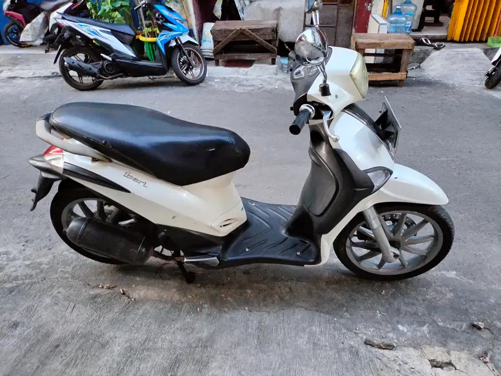 Piaggio Liberty tahun 2012 mesin halus pajak panjang