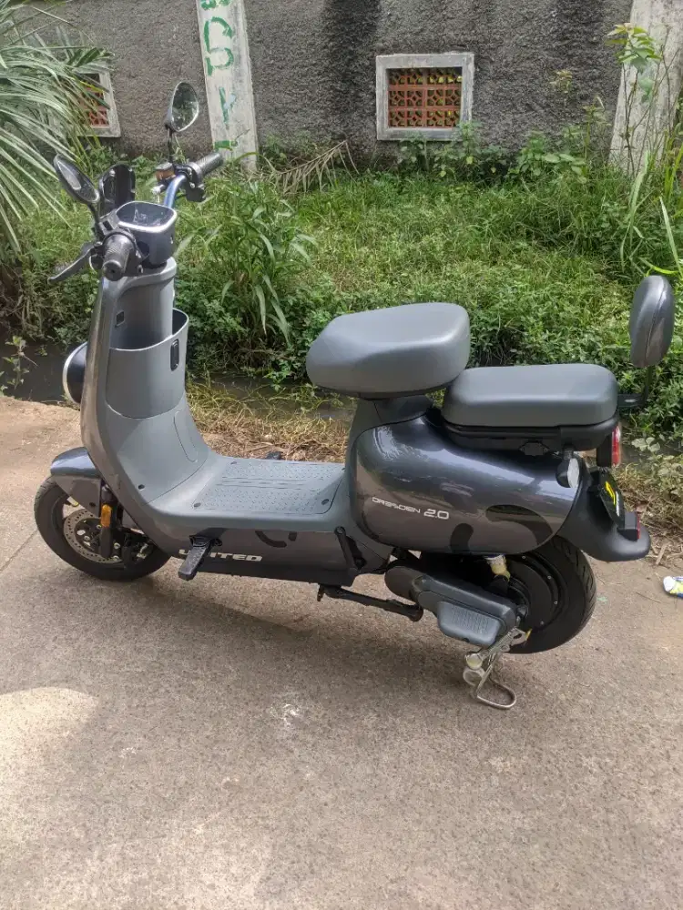 Sepeda listrik united