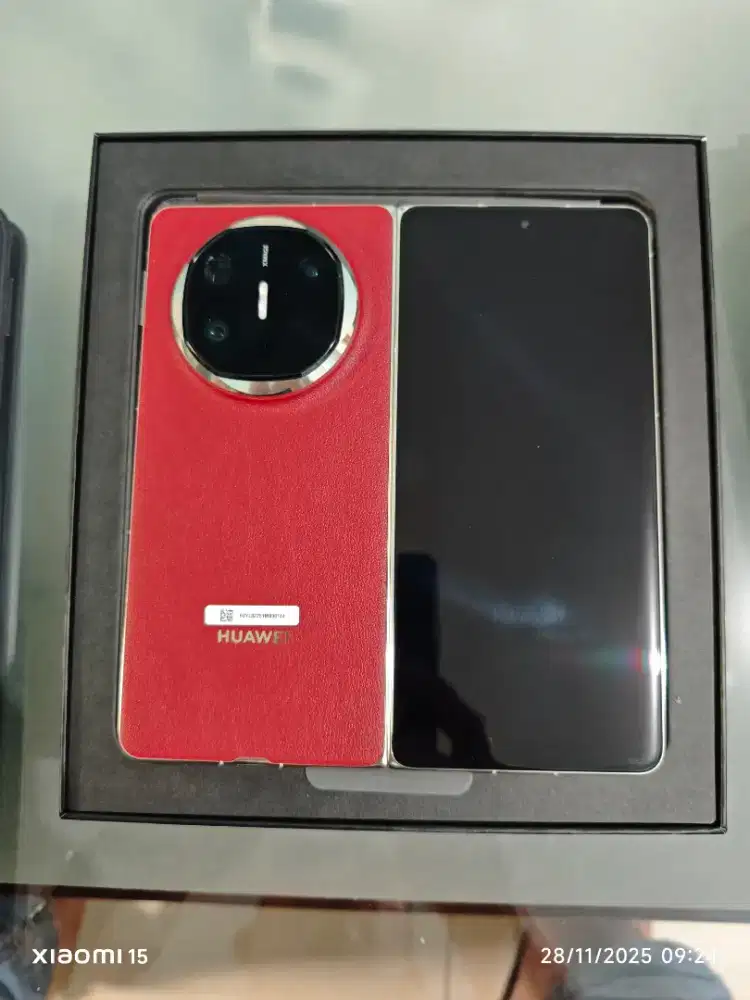 Huawei Mate X6 ,12/512 ,Nebula Red