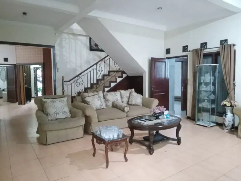 Rumah Mewah 2 Lantai di Kawasan Turangga Buahbatu dekat Pusat Kota